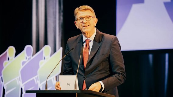 Bild zum Artikel: "69. Verleihung des Deutschen Kurzfilmpreises in Hamburg – Staatsminister Weimer: „Avantgarde der deutschen Filmkultur“"